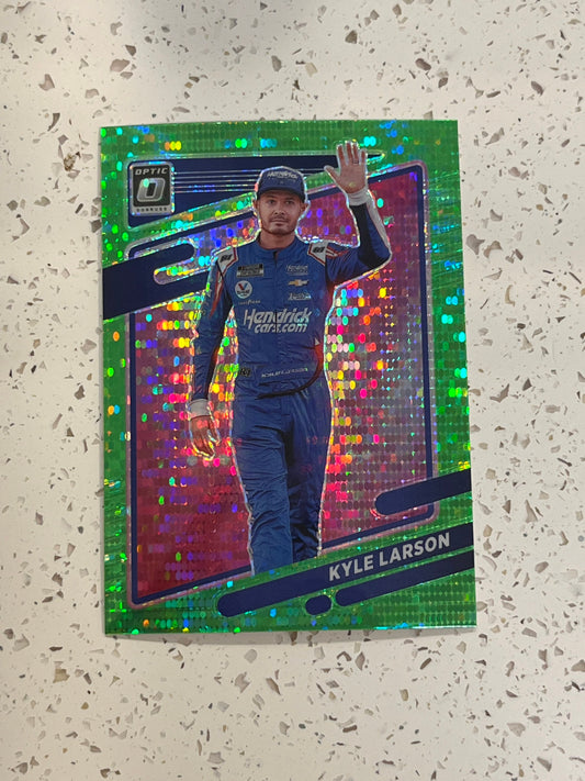 Kyle Larson - 2022 Donruss Racing LIME GREEN Pulsar Optic EXCLUSIVE  rare Card # 19