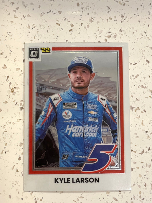 Kyle Larson - 2022 Donruss Racing OPTIC PRIZM Retro ‘81 NASCAR Card