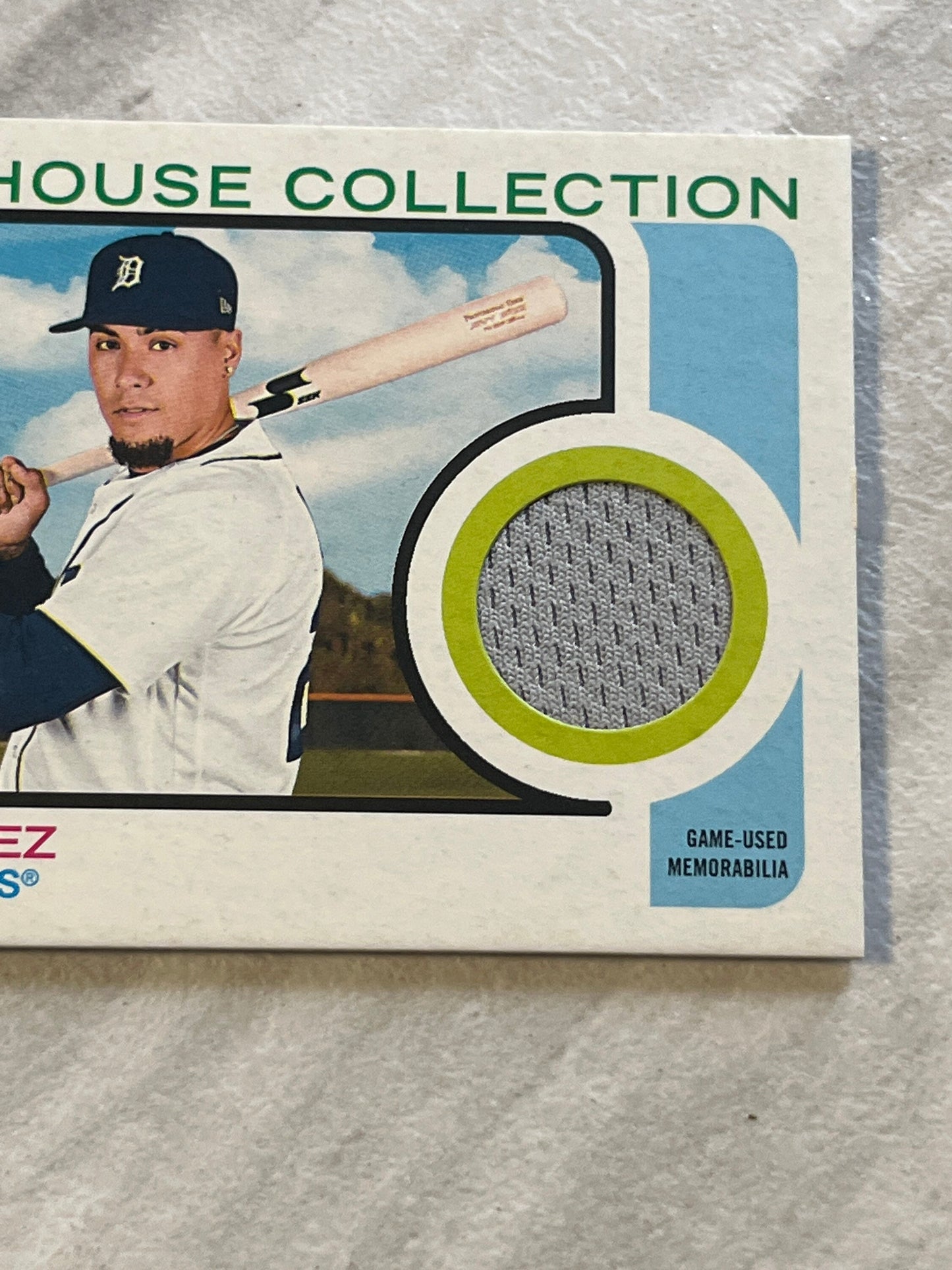 Javier Baez - 2022 Topps Heritage RELIC Detroit Tigers MLB baseball card game used jersey memorabilia